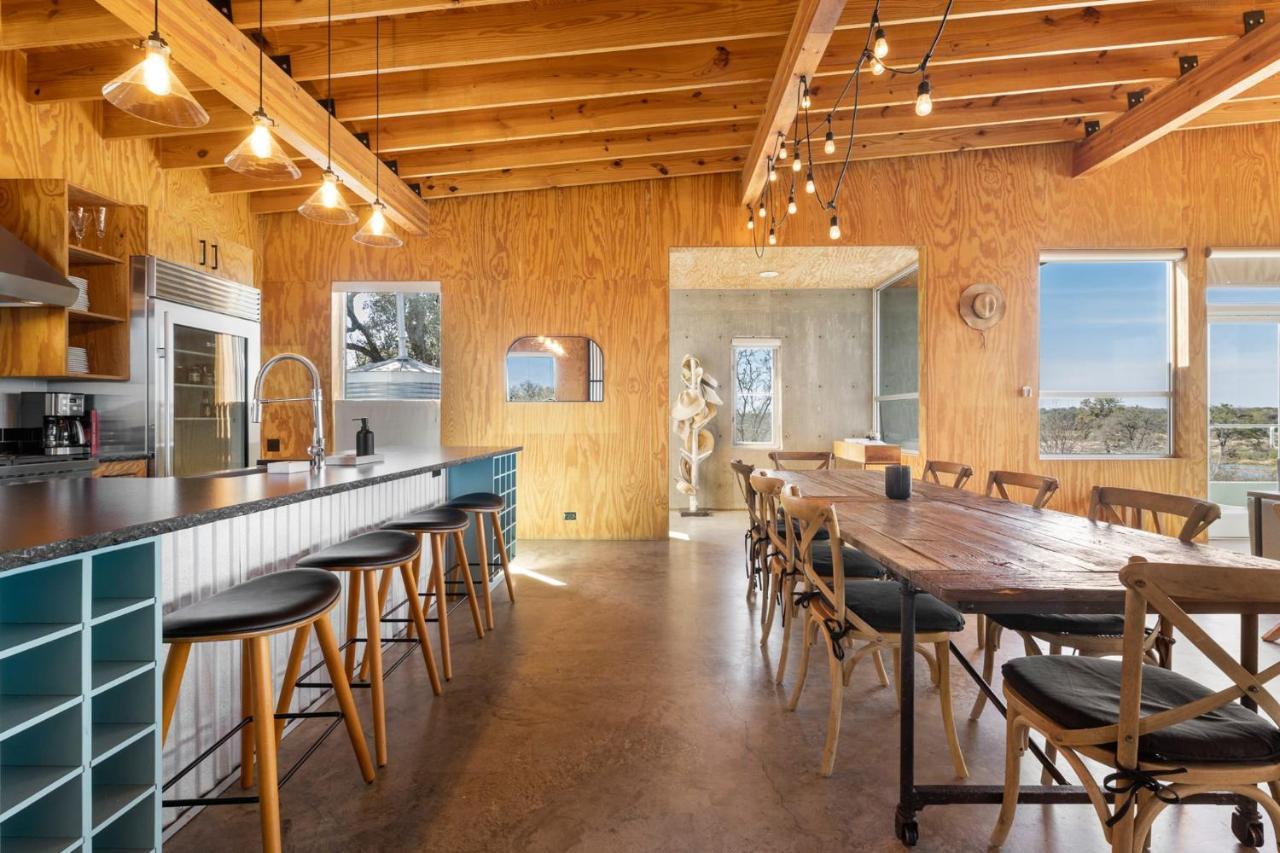 Lazo House - Riverfront With Overlooking Llano River מראה חיצוני תמונה