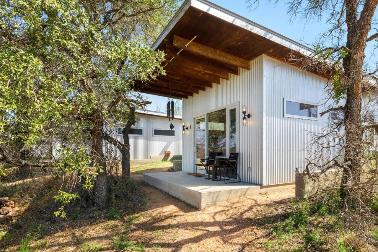 Lazo House - Riverfront With Overlooking Llano River מראה חיצוני תמונה