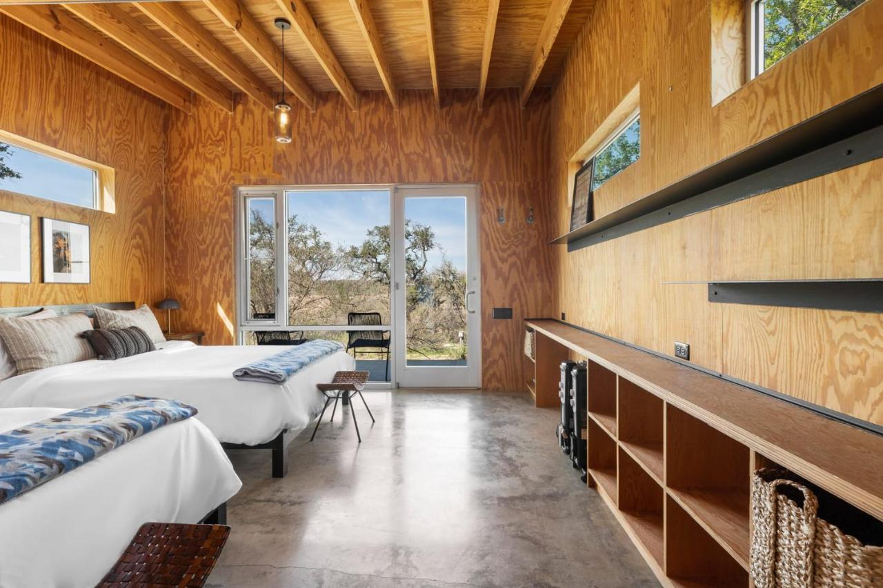 Lazo House - Riverfront With Overlooking Llano River מראה חיצוני תמונה
