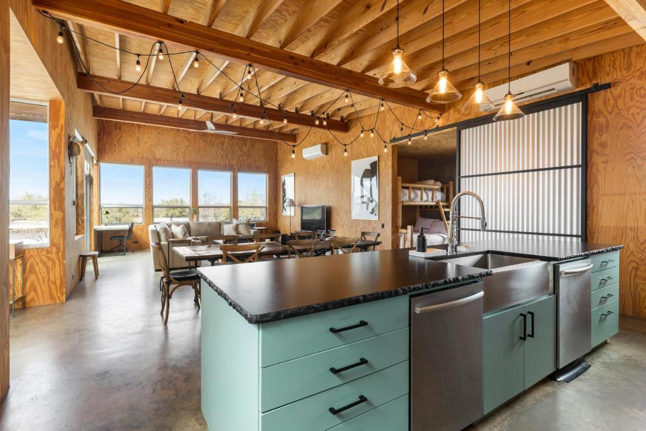 Lazo House - Riverfront With Overlooking Llano River מראה חיצוני תמונה