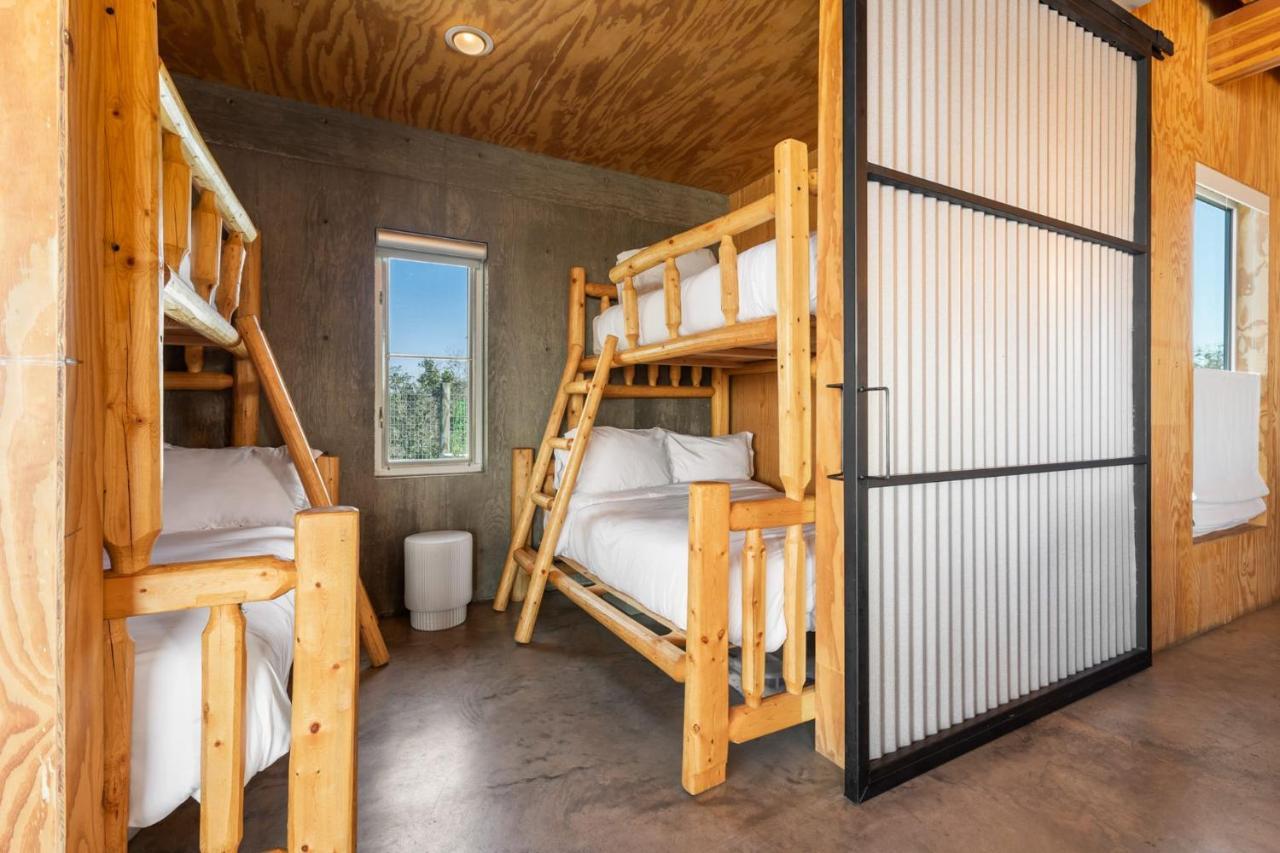 Lazo House - Riverfront With Overlooking Llano River מראה חיצוני תמונה