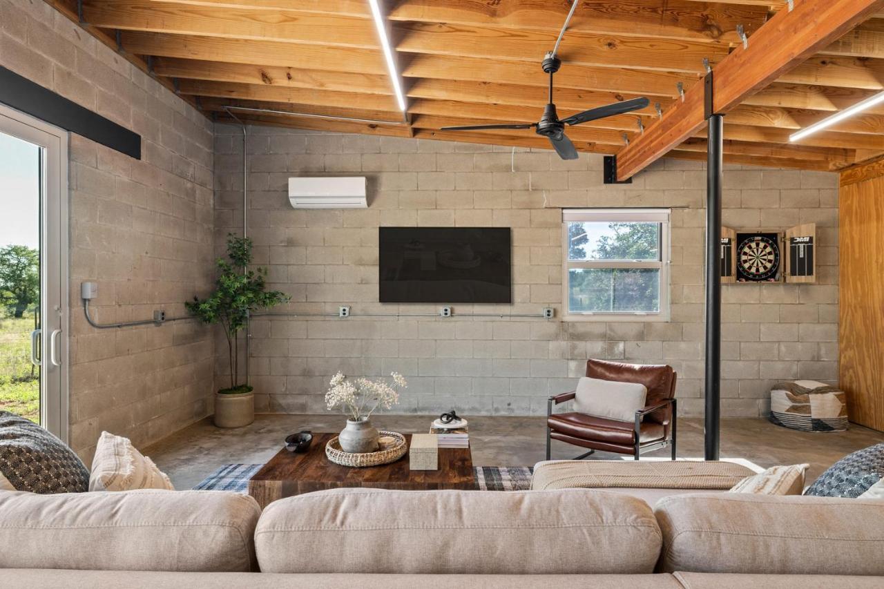 Lazo House - Riverfront With Overlooking Llano River מראה חיצוני תמונה