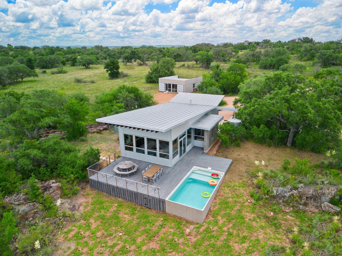 Lazo House - Riverfront With Overlooking Llano River מראה חיצוני תמונה