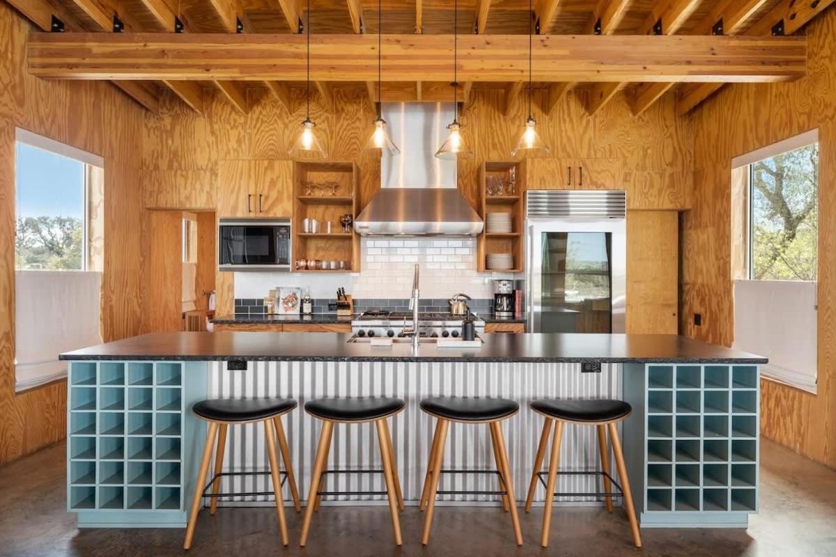 Lazo House - Riverfront With Overlooking Llano River מראה חיצוני תמונה