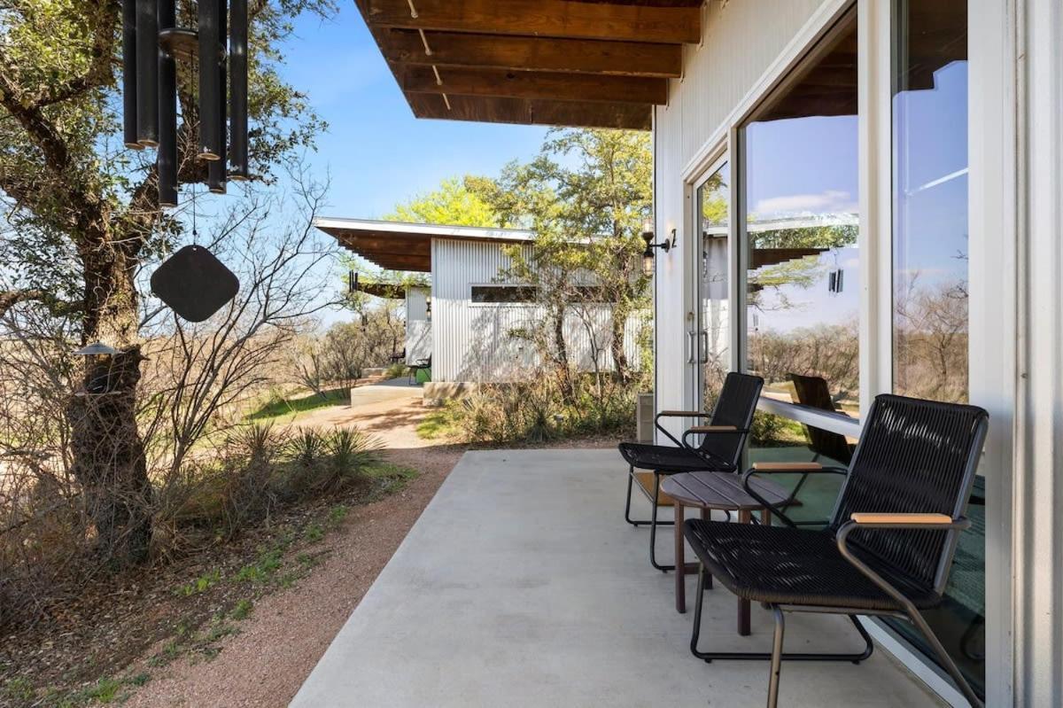 Lazo House - Riverfront With Overlooking Llano River מראה חיצוני תמונה