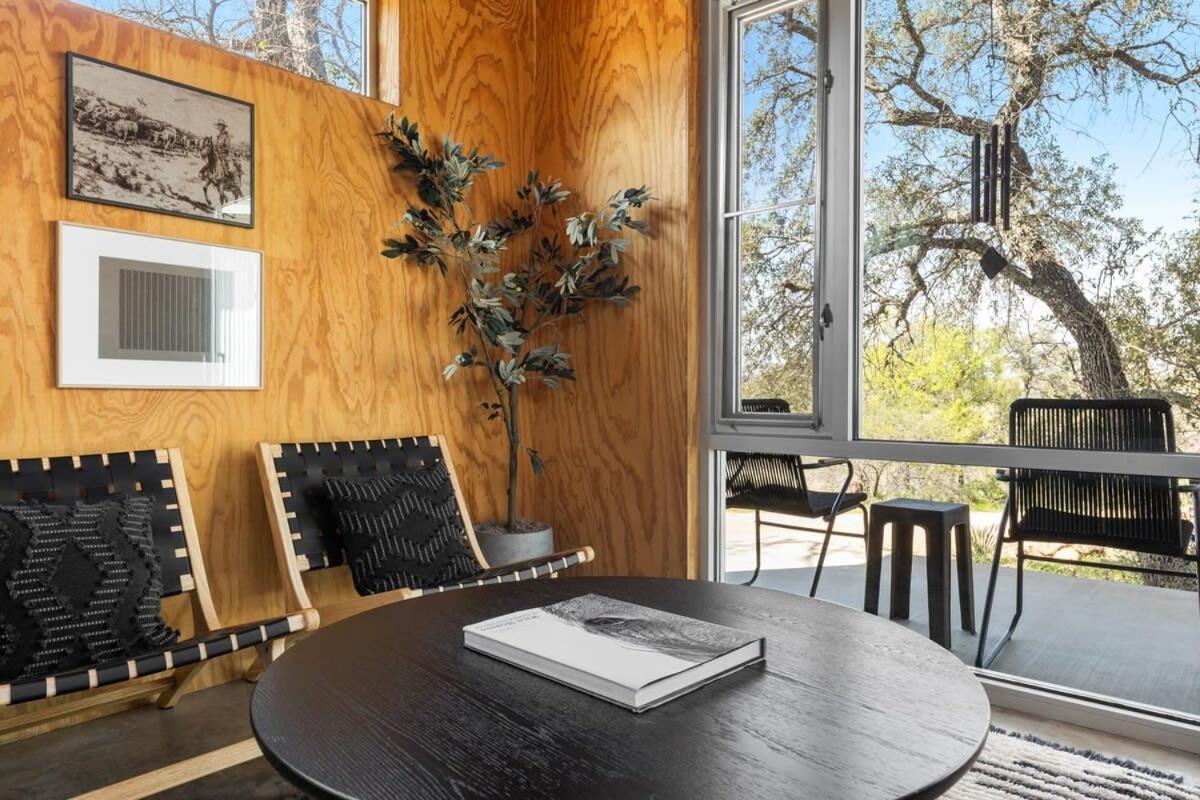 Lazo House - Riverfront With Overlooking Llano River מראה חיצוני תמונה