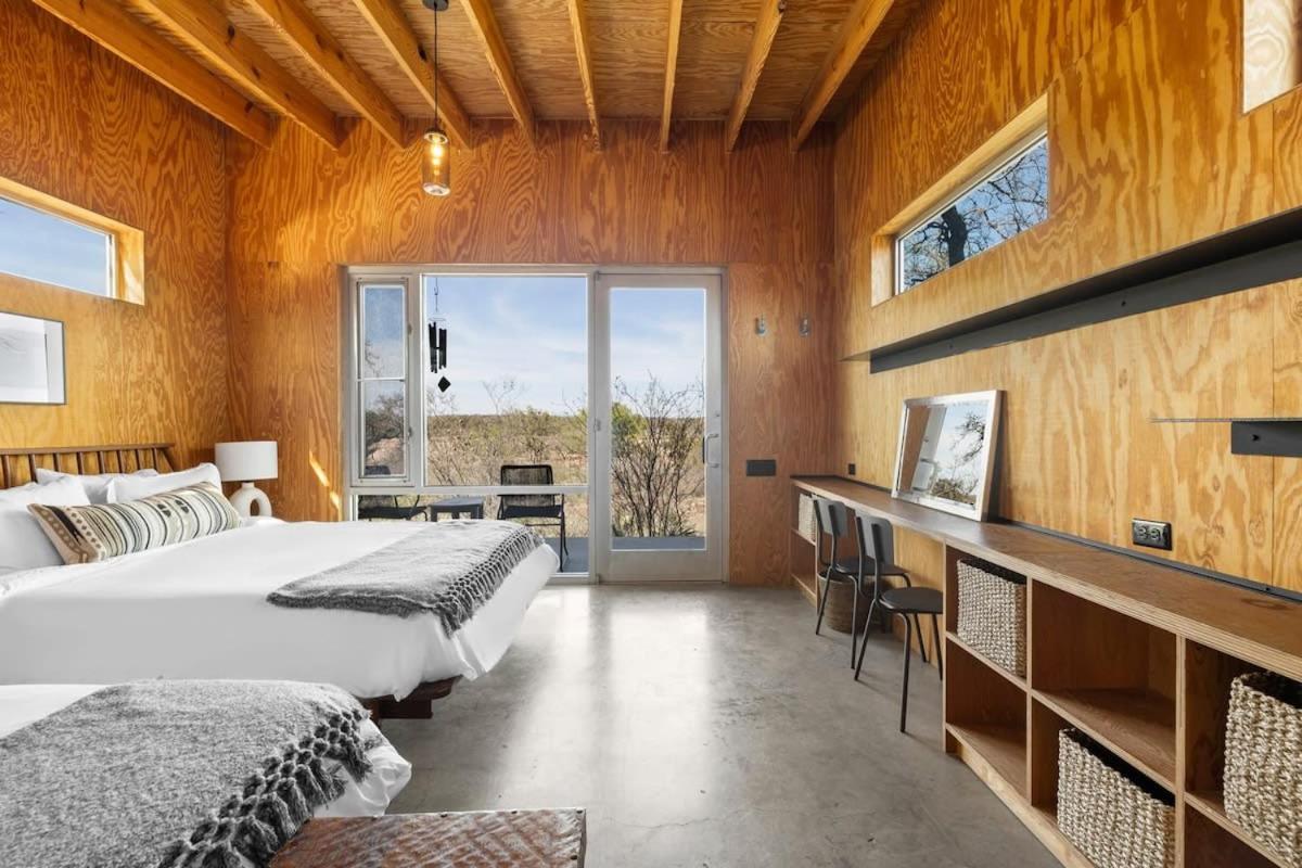 Lazo House - Riverfront With Overlooking Llano River מראה חיצוני תמונה