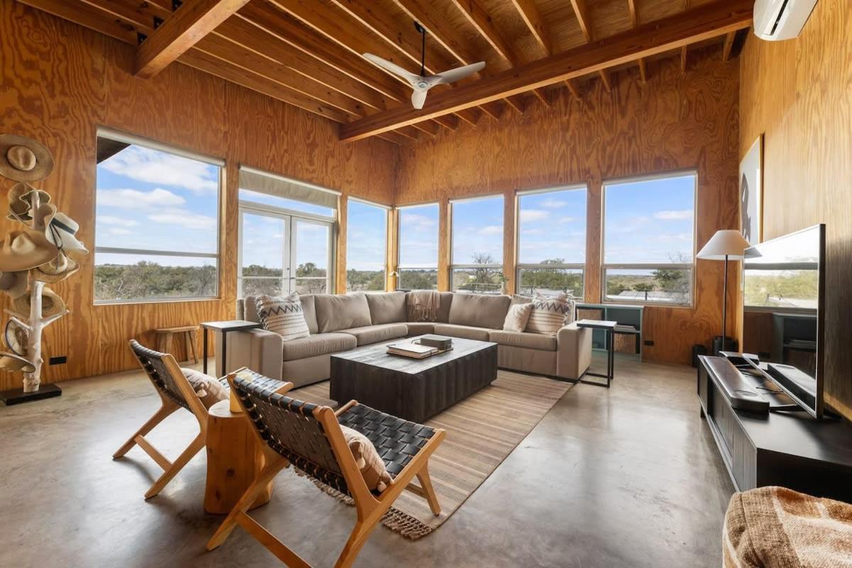 Lazo House - Riverfront With Overlooking Llano River מראה חיצוני תמונה